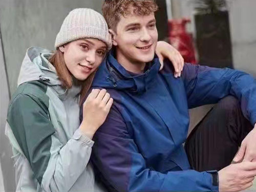 衣柜里全是商務(wù)男士襯衣？?jī)煞N衣服教你告別白襯衫。